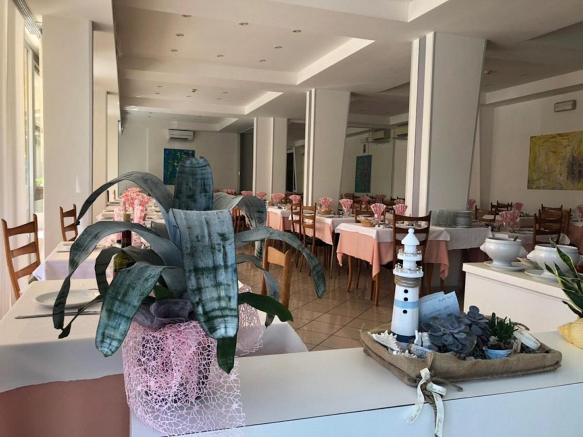 Hotel Alda Червия Экстерьер фото